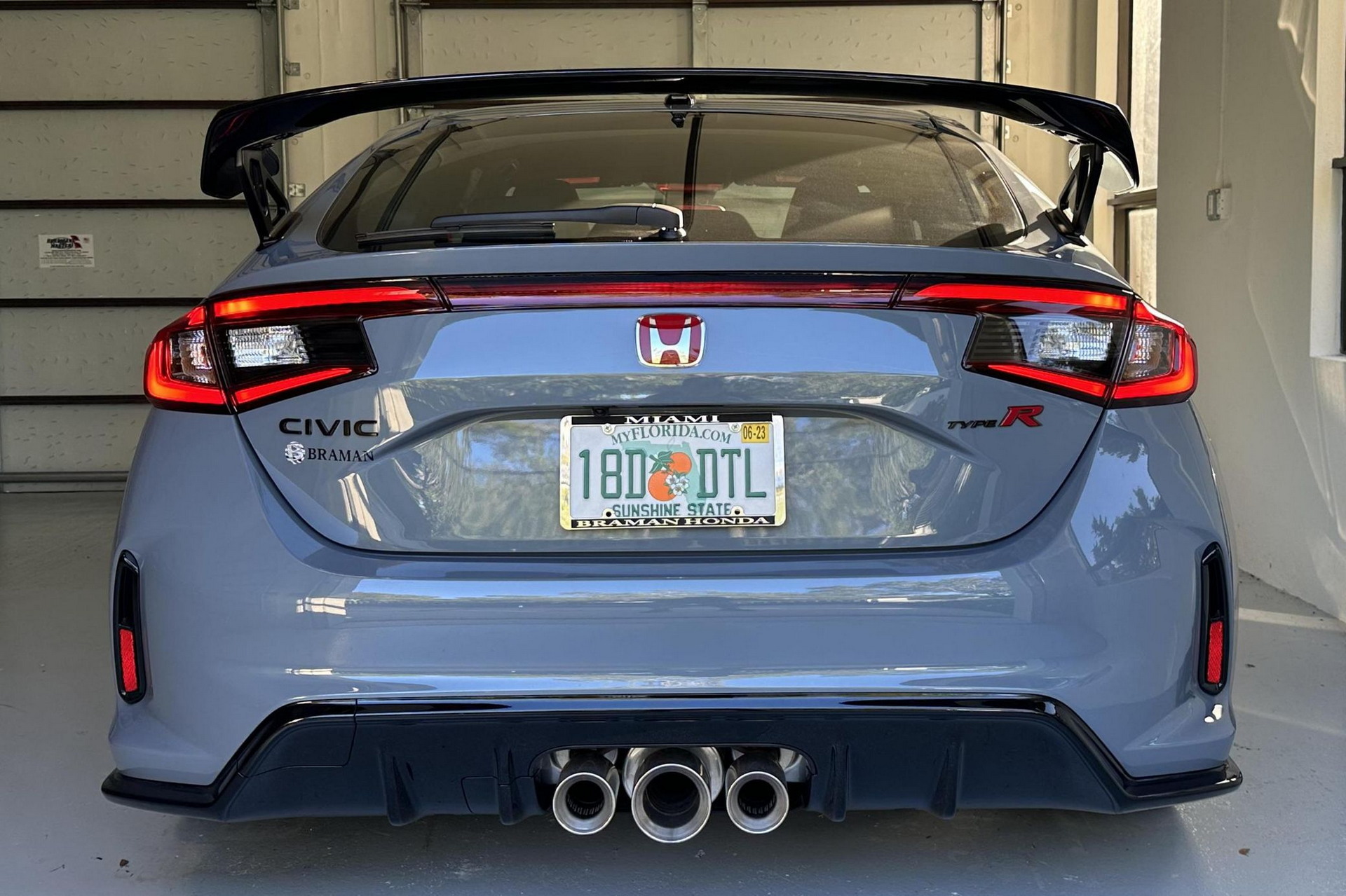 2023 Civic Type R Seller Finds Out The Hard Way It's Not Worth Anywhere  Near The $20k Markup